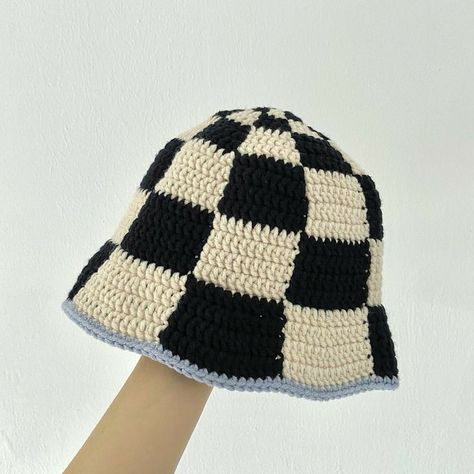 Crochet Checkered Hat, Crochet Checkered, Arte Aesthetic, Diy Vetement, Art Animation, Crochet Business, Crochet Bucket Hat, Pola Sulam, Haken Baby