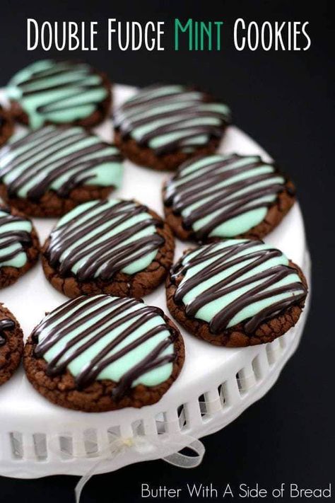 Double Chocolate Mint Cookies are an delectable cookie and rich in flavor. These mint choco cookies are loaded with luscious chocolate and topped with a creamy mint frosting. Mint Frosting, Mint Desserts, Chocolate Mint Cookies, Popular Cookies, Fudge Cookies, Mint Recipes, Mint Cookies, Chocolate Mint, Mint Chocolate Chips