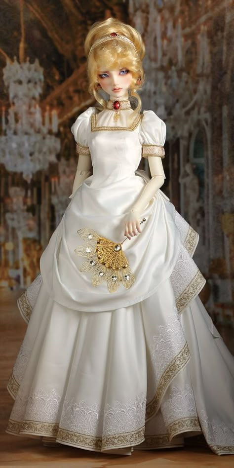 Gaun Abad Pertengahan, Rose Of Versailles, Bjd Dolls Girls, Lady Oscar, Barbie Images, Beautiful Barbie Dolls, Ball Jointed Doll, Anime Dolls, Historical Dresses