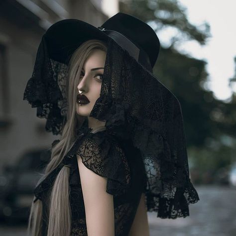 Goth Hat, Veiled Hats, Steampunk Hat, Goth Women, Goth Beauty, Gothic Beauty, Gothic Girls, Wide Brimmed Hats, Dark Fashion