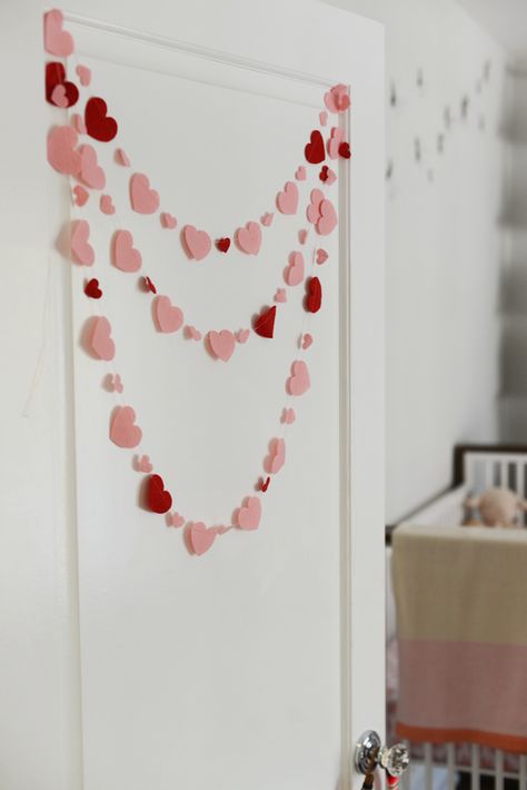 Family Valentines Day, Diy Valentine's Day Decorations, Daughter's Birthday, Easy Room Decor, Diy Room Decor For Teens, Easy Diy Room Decor, Cute Diy Room Decor, Diy Valentines Decorations, Heart Garland