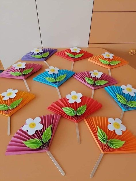 Gift Cards Ideas, Paper Projects Diy, Easy Mother's Day Crafts, Spring Crafts For Kids, Hand Crafts For Kids, Mothers Day Crafts For Kids, Paper Flowers Craft, Foto Tips, Mother's Day Diy