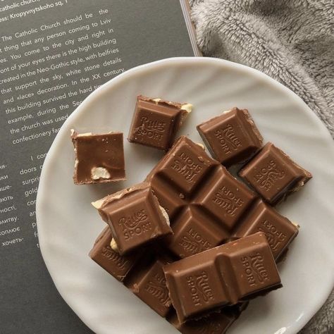 Chocolat Aesthetic, Milka Cookies, Morana Vitalio, Ritter Sport, Books Aesthetic, Food Pin, Culinary Arts, Find Recipes, Cute Cakes