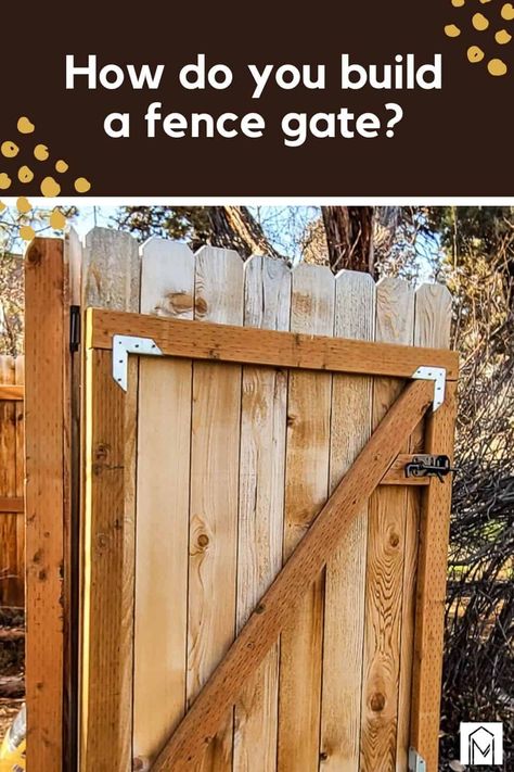 Do you need to build a gate for your wooden privacy fence in your backyard? Check out this simple DIY gate design with no sag brackets ! A video tutorial is included! Build A Gate, Wooden Privacy Fence, Building A Wooden Gate, Pallet Gate, Picket Fence Gate, Stockade Fence, Building A Gate, Diy Gate, Build A Fence