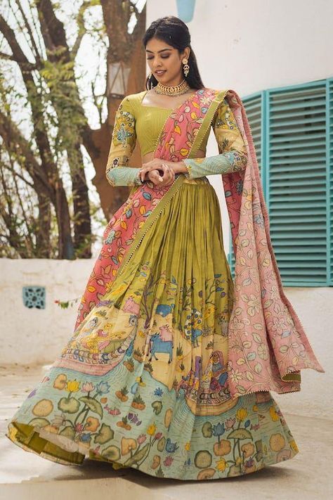 Painted Lehenga, Kalamkari Lehenga, Kalamkari Design, Long Skirt Top Designs, Painted Dupatta, Function Dress, Indian Lengha, Cancan Lehenga, Chaniya Choli Designs