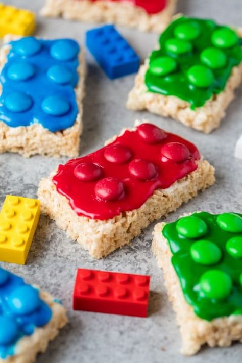 Lego Rice Krispie Treats are easy to make for your Lego lover. Great for a Lego birthday party, Lego themed allergy friendly treat for school, or just plain fun for Lego lovers! Krispy Treats, Kids Treat, Rice Krispy, Kids Party Food, Rice Crispy Treats, Crispy Treats, Rice Krispie Treats, Rice Krispie, Fun Kids Food