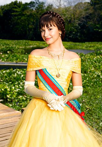 Demi Lovato Demi Lovato Disney, Princess Protection Program, Disney Channel Movies, Riverdale Cole Sprouse, Celebrity Halloween Costumes, Victorias Secret Models, Demi Lovato, Celebrity Pictures, Inspirational Women