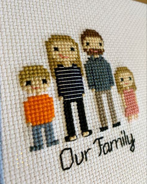 Family Cross Stitch Pattern, Family Quote Cross Stitch Pattern, Embroidery Family Portrait, Cross Stitch Family Portrait, Family Cross Stitch, Stitch Family, Portrait Cross Stitch, Stitch People, Cross Stitch Family