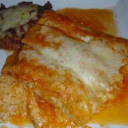 Easily one of my top 10 favorite recipes. Every time I make it my husband raves that it's better than a restaurants version. This is what I sometimes make to bring to new moms, etc. - Campbell's Easy Chicken and Cheese Enchiladas Campbells Fiesta Cheese Soup Recipes, Campbell Soup Chicken Enchiladas, Campbells Cheese Soup Recipes, Cambell Recipes, Campbells Chicken Enchiladas, Chicken And Cheese Enchiladas, Campbell's Recipes, Easy Cheese Enchiladas, Cheese Enchilada Casserole