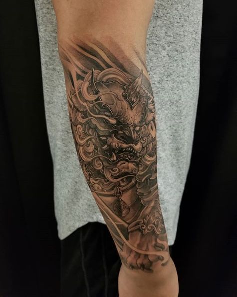 Double foo dog. Thanks for travelling all the way from Florida Bryan! #chronicink #asianink #tattoo#irezumi #foodog Japanese Forearm Tattoo, Day Of The Dead Tattoos, Foo Dog Tattoo Design, Foo Dog Tattoo, Aztec Tattoos, Samurai Tattoo Design, Tattoo Artist Tattoo, Polynesian Tattoos, Fu Dog