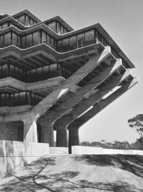 UCSD Geisel Library (1968-70)  via pamono.com Geisel Library, Business Building, Brutalism, Stairs, Building, Home Decor, Home Décor