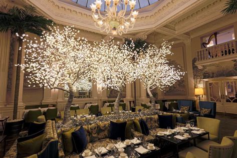 Hotel Christmas Decorations, Glamorous Christmas Tree, Best Christmas Decorations, Hotel Christmas, Restaurant Design Inspiration, Glamorous Christmas, Romantic Outdoor Wedding, Christmas Destinations, Get In The Mood