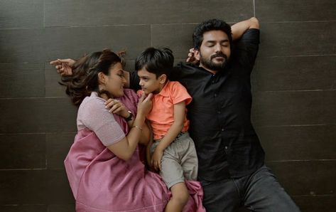 Dada Tamil Movie, Dada Movie, Aparna Das, Surya Actor, New Movie Images, Mother Baby Photography, Cute Movie Scenes, Film Posters Art, Cute Couple Dancing