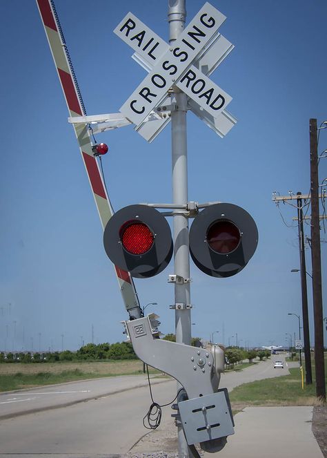 Railroad Crossing Railroad Lights, Holiday Living Room Decor, Railroad Crossing Signs, Railroad Images, Train Pics, Holiday Living Room, Railroad Crossing, Greyhound Bus, Visual Library