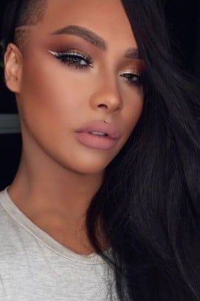 Eyeshadow On Black Women, Liquid Liner Looks, White Eyeliner Looks, White Liquid Eyeliner, White Eye Makeup, White Eyeliner Makeup, Liner Looks, 1000 Faces, Red Eyeliner