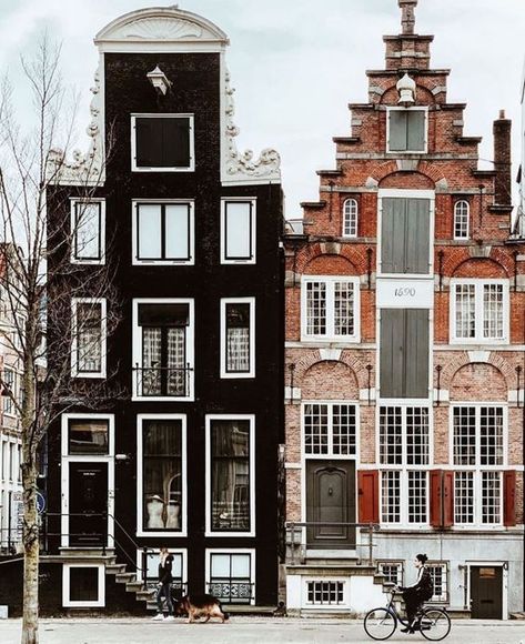 Amsterdam Houses, Tall Buildings, 강아지 그림, Beautiful Architecture, Beautiful Buildings, Pretty Places, Oh The Places Youll Go, Amazing Architecture, Art And Architecture