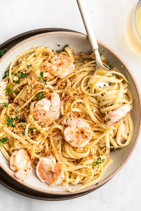 Shrimp Linguine Recipe with Lemon Garlic Breadcrumbs Buttery Garlic Shrimp, Shrimp Linguine Recipe, Lemon Pepper Shrimp, Breadcrumb Topping, Recipe With Lemon, Shrimp Linguine, Quick Pasta Dishes, Linguine Recipes, Garlic Uses