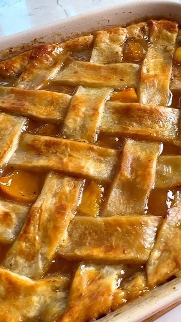 Peaches Cobbler, Can Peach Cobbler, Canned Peach Cobbler Recipe, Can Peaches, Peach Filling, Southern Peach Cobbler, Frozen Peaches, Big Mama, Peach Cobbler Recipe