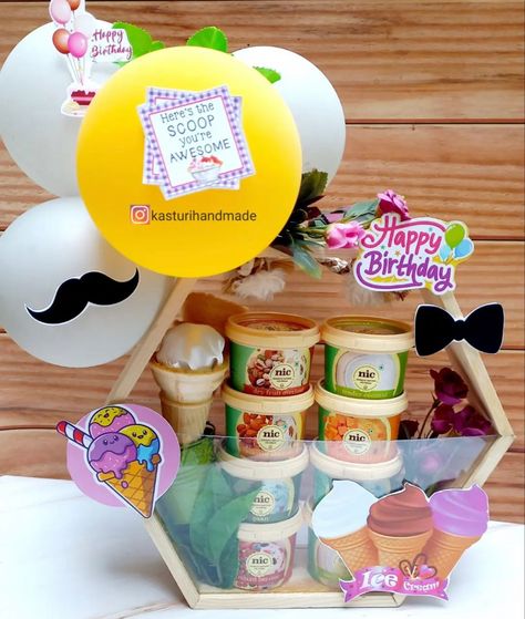 Ice Cream Hamper, Box Kado, Ideas Negocios, Trunk Box, Trunk Boxes, Chocolate Hampers, Creative Gift Wraps, Gifts Wrapping, Gift Wraps