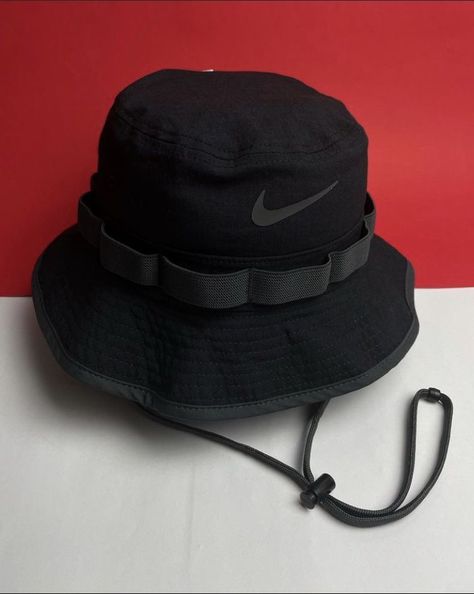 Streetwear Bucket Hat, Bucket Hat Outfit Mens Streetwear, Bucket Hat Outfit Mens, Fitted Hats Aesthetic, Streetwear Caps, Bucket Hat Outfit, Streetwear Hats, Headwear Fashion, Polo Shirt Outfits