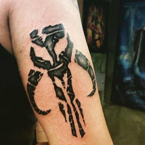 Bounty Hunter Tattoo, Mythosaur Tattoo, Boba Fett Tattoo, St Tattoo, Mandalorian Tattoo, Tattoo Stars, Chef Tattoo, Tattoo Star, Bobba Fett