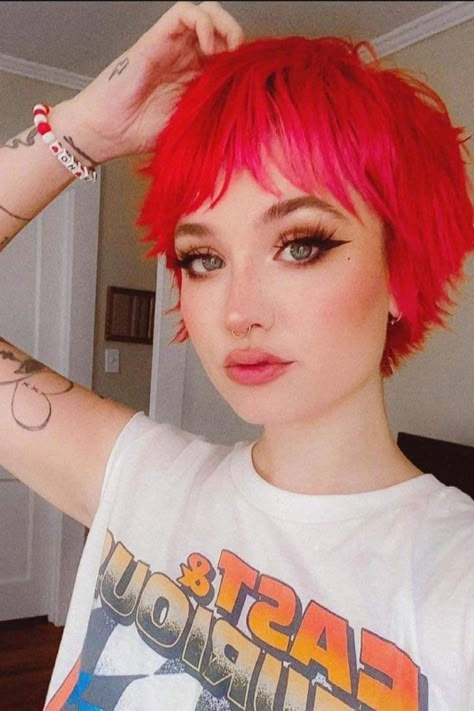 Pink Short Hair, Short Punk Hair, Edgy Short Hair, Punk Hair, Shag Haircut, Haircut And Color, Penteado Cabelo Curto, Hair Color And Cut, Short Hair Haircuts