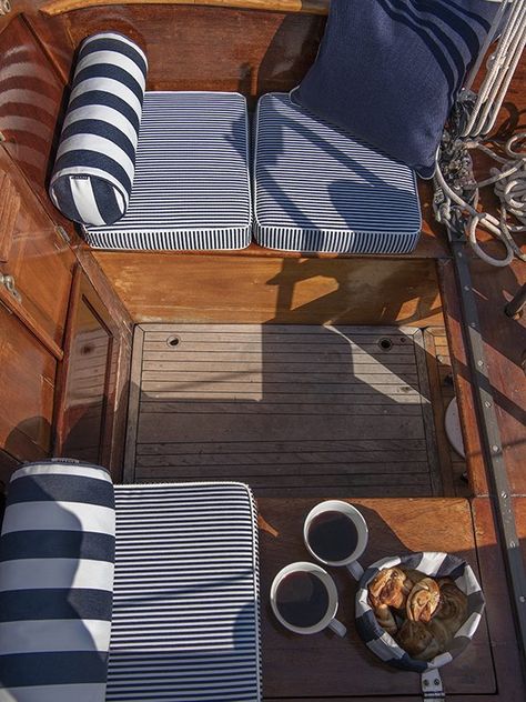 Yacht Inspired Interior Design, Sailboat Interior Decor, Boat Cushions Ideas, Boat Interior Decor, Interior Boat Design, Sailing Boat Interior Ideas, Yacht Club Interior Design, Boat Cabin Interior Ideas, Boat Interior Ideas Cabins