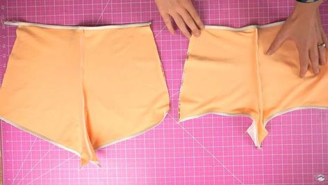 Cloth Menstrual Pads Diy, Diy Bathing Suit, Swimwear Sewing, Swimwear Sewing Patterns, Diy Swimsuit, Bathing Suit Patterns, Retro Swim, Club Clothes, Diy Beach