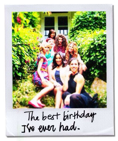 Taylor celebrating her birthday at a garden party with friends (: Taylor Swift Squad, Jen Taylor, Melbourne Garden, Taylor Swift Birthday, 24th Birthday, Swift Photo, Lorde, Female Singers, Taylor Alison Swift