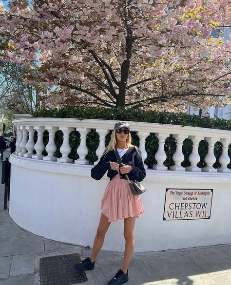 Already looking forward to spring… Sophie Habboo, Made In Chelsea, London Life, Summer Outfit Inspiration, Spring Summer Outfits, Looking Forward, Happy Easter, Floral Skirt, Chelsea