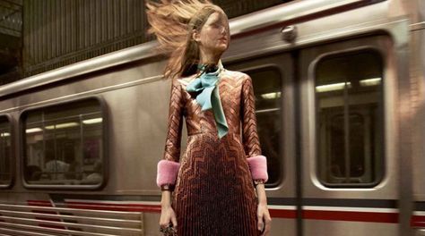 Gucci train Gucci Ad, Woman Tattoos, Gucci Campaign, Portret Feminin, Lily Donaldson, Mode Editorials, Mario Testino, Rachel Weisz, Foto Poses