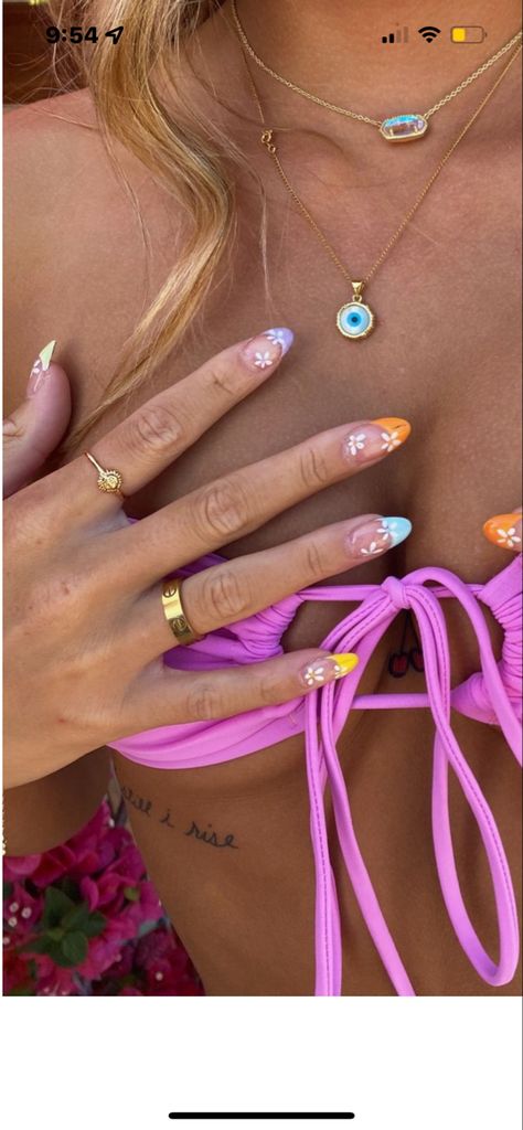 Outer Banks Inspired Nails, Greece Vacation Nails, Marbella Nails, Winery Nails, Cute French Tip Nail Ideas, Europe Trip Nails, Outer Banks Nails, Mallorca Nails, Nails For Vacation Beach