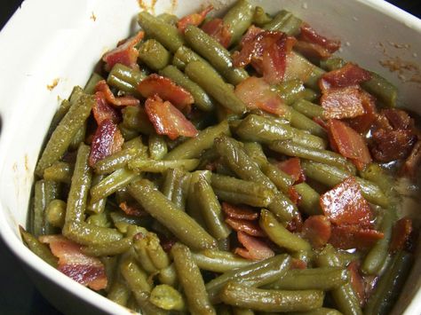 Sweet Southern Green Beans – Taste of Arkansas Arkansas Green Beans, Southern Green Bean Recipes, Cracked Green Beans, Smothered Green Beans, Traditional Green Bean Casserole, Southern Green Beans, Beans With Bacon, Sopapilla Cheesecake, Southern Greens