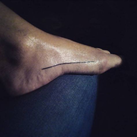 Little foot tattoo of a straight line on Maeve. Little Foot Tattoos, Line Art Geometric, Tattoo Simple, Geometric Tattoos, Minimalist Line Art, Temporary Tattoo Designs, Line Tattoo, Foot Tattoo, Dream Tattoos