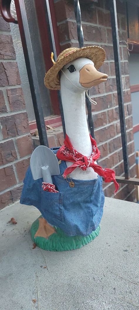 Porch Goose Club of America | This is Ollie. He is a fashionable goose that is always dressed for the occasion | Facebook Porch Goose Patterns, Goose Costume Diy, Porch Goose Outfit, Porch Goose Clothes Patterns, Goose Clothes Pattern Free, Porch Goose Clothes, Porch Geese, Yard Goose, Yard Chickens