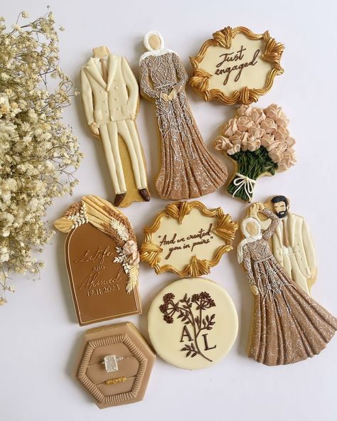 IG: ivoryflourcakes Indian Wedding Cookies, Nikkah Cookies, Baat Pakki, Bridal Cookies, Wedding Aesthetics, Wedding Henna, Desi Wedding Decor, Food Decor, Chocolate Company