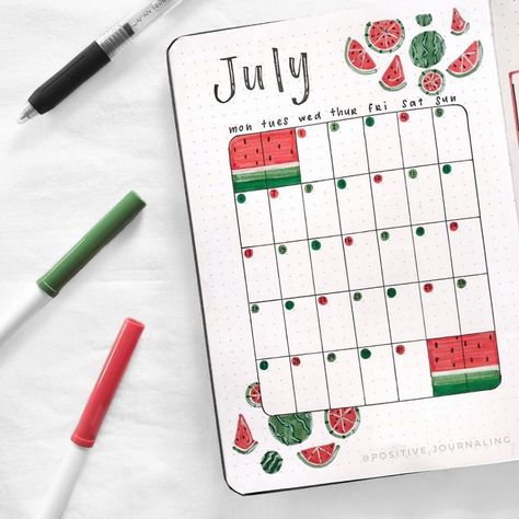 Watermelon Bullet Journal, Bullet Journal Monthly Spread Ideas, Monthly Spread Ideas, Bullet Journal Calendrier, Bullet Journal Month, Bullet Journal Monthly Spread, Bullet Journal Ideas Templates, Bullet Journal Cover Ideas, Bullet Journal Mood Tracker Ideas