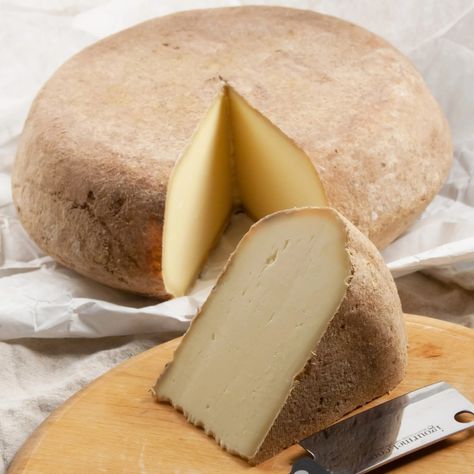 Sheep - Vermont Shepard invierno Queso Cheese, Types Of Cheese, Vermont, Sheep, Cheese, Drinks