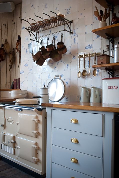 Kitchen Backsplash Trends, Arch Designs, Backsplash Patterns, Sleek Bathroom, Delft Tiles, Farmhouse Inspiration, Interiors Inspiration, Cottage Life, Dream Cottage