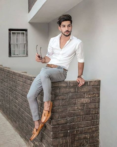 Formal Men Outfit, Indian Men Fashion, Men Fashion Casual Shirts, Men With Street Style, Formal Mens Fashion, Mens Casual Dress Outfits, Fashion Suits For Men, Mens Fashion Classy, Mens Fashion Casual Outfits