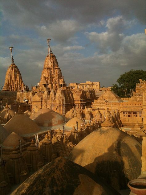 Jainism Aesthetic, Jaisalmer Photography Travel, Festival Aesthetic, Jain Temple, Ancient Indian Architecture, Indus Valley Civilization, States Of India, Jaisalmer, Indian Architecture