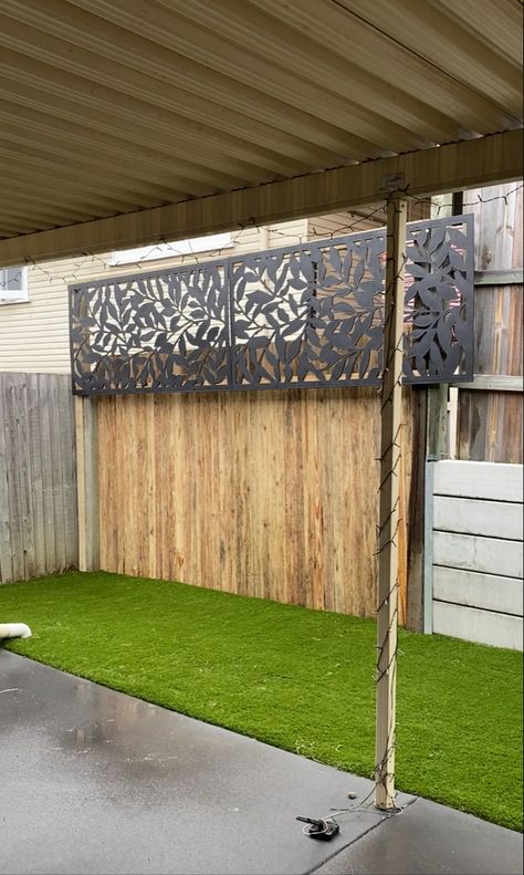 Privacy Screen On Top Of Fence, Fence Screening Ideas Outdoor Privacy, Precast Fence Ideas, Backyard Privacy Screen, Fence Screens, Privacy Screening, Privacy Fencing, Garden Screen, Metal Fence Panels