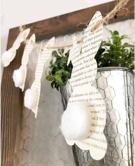 24 DIY Easter Garland Ideas » Lady Decluttered Rustic Easter Decor, Easter Wood Crafts, Easter Garland, Easter Banner, Spring Easter Crafts, Ideas For Easter Decorations, Easter Inspiration, Ideas For Easter, Easter Decorations Outdoor