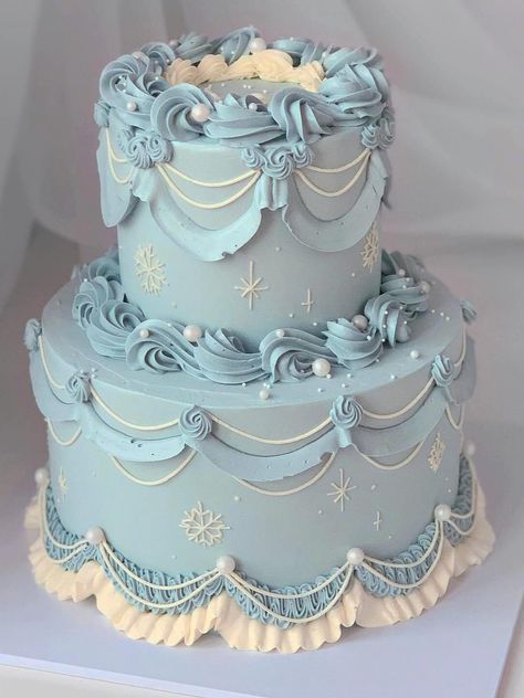 Cinderella Birthday Cake, Sweet Sixteen Cakes, Simple Family Meals, Vintage Birthday Cakes, Birthday Cake Decorating Ideas, Sweet 16 Cakes, Elegant Birthday Cakes, 16 Birthday Cake, Mini Cakes Birthday