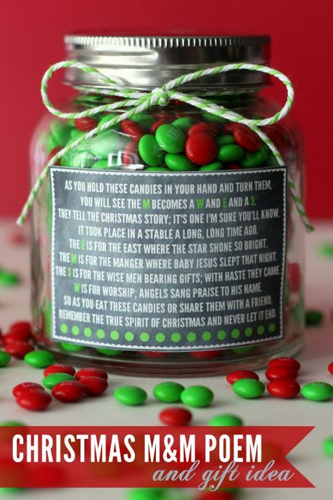 Cheap and Easy DIY Christmas Neighbor Gifts | Holidays | Craft Tutorial Idea | Handmade Gift Diy Christmas Gifts For Friends, Christmas Neighbor, Neighbor Christmas Gifts, Gifts In A Jar, Cheap Christmas Gifts, Christmas Food Gifts, Christmas Poems, Cheap Christmas, Colonial Christmas