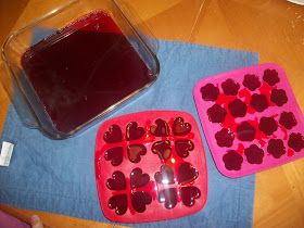 Come Together Kids: Jello Jigglers Finger Jello, How To Make Jello, Jello Jigglers, Jello Mold Recipes, Jello Gelatin, Sugar Free Jello, Gelatin Recipes, Halloween Mold, Jello Shot Recipes