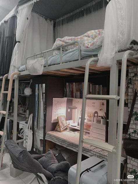 Top Bunk Aesthetic, Korean Bunk Bed Aesthetic, Pink Aesthetic Room Bunk Bed, Kawaii Room Loft Bed, Kawaii Room With Loft Bed, Bunk Bed Kawaii Room, Dorm Design, Otaku Room, Dekorasi Kamar Tidur