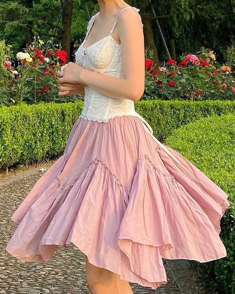 Latina Fairy Aesthetic, Clothes Long Skirt, Aesthetic Outfits Winter, Fairy Aesthetic Outfit, Cottagecore Skirt, Fairy Skirt, Cottagecore Outfits, Fairy Clothes, Estilo Hippie