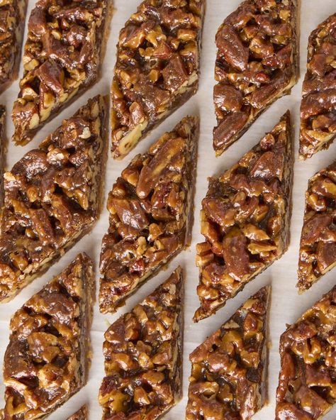 Pecan Shortbread Bars, Pecan Diamonds I Baker Bettie Florentine Bars, Caramel Pecan Shortbread, Pecan Shortbread Bars, Caramel Pecan Topping, Pecan Bars Recipe, Baker Bettie, Pecan Shortbread Cookies, Pecan Shortbread, Pecan Topping