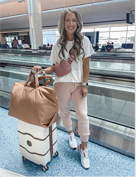 Travel Outfits Women, Airplane Outfit, Comfortable Travel Outfit, Airplane Outfits, Outfit For Summer, Travel Chic, Dressy Casual Outfits, Pink Joggers, Amazon Travel